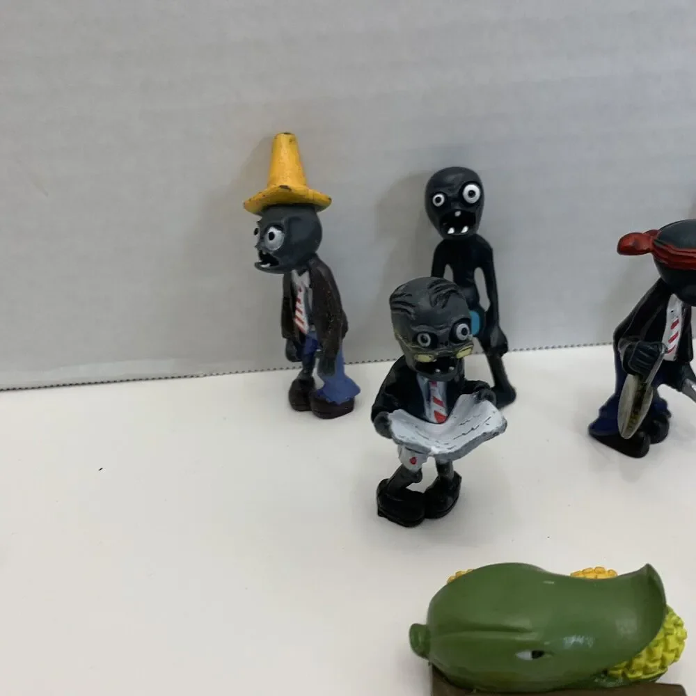 Lot Of 10 Flower Vs Zombies PVC Figurine Cake Toppers